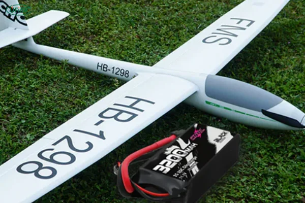 how does the battery affect the performance of the rc plane