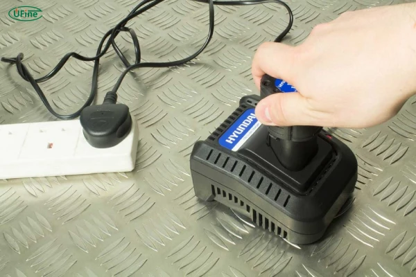 how to charge various types of power tool batteries