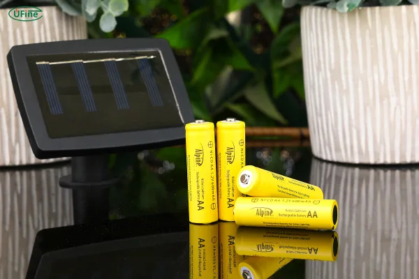 signs it s time to replace the batteries in your solar lights