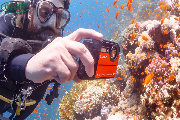 use battery safely in a wet environment
