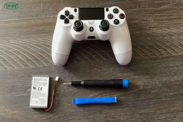 what battery does the ps4 controller use