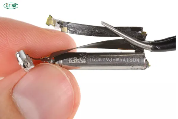 what type of battery does airpods use